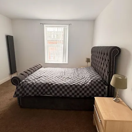 Cozy 2 Bedroom House, Sleeps 6 شقة *